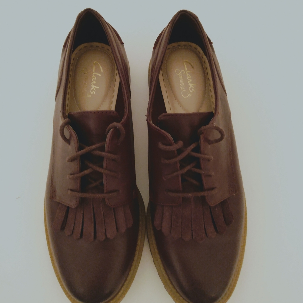 Clark's Somerset Burgandy Faux Leather Oxfords